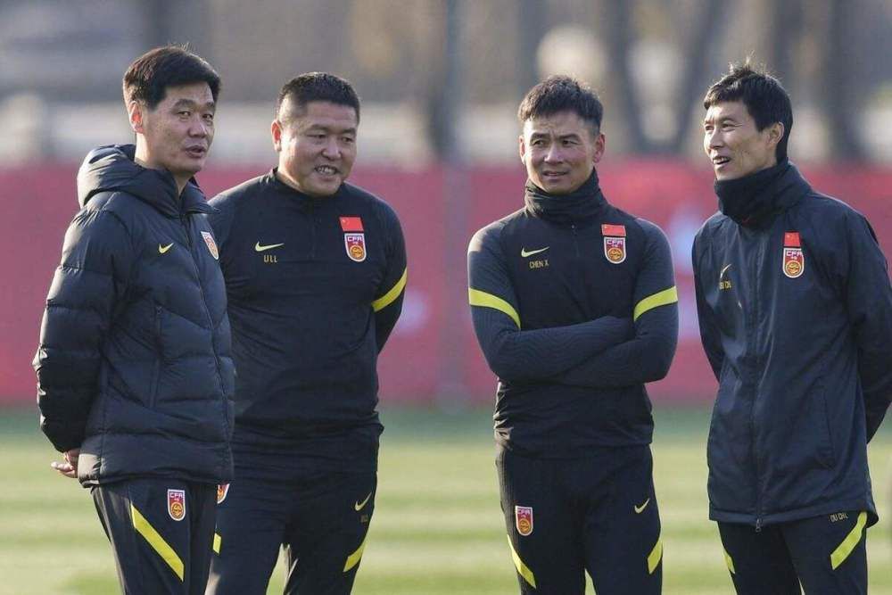 恨锁金瓶